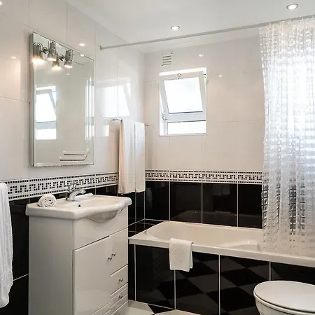 V4 Miera Villa