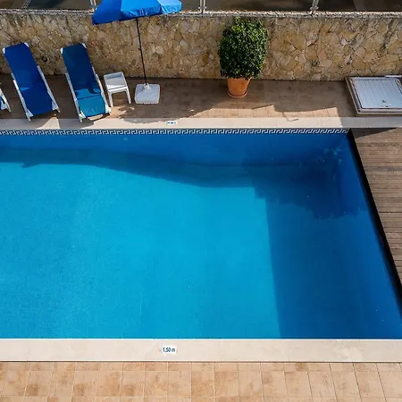 V4 Miera Villa *