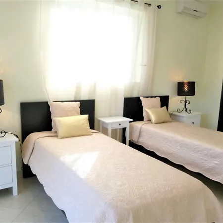 Villa V4 Miera *